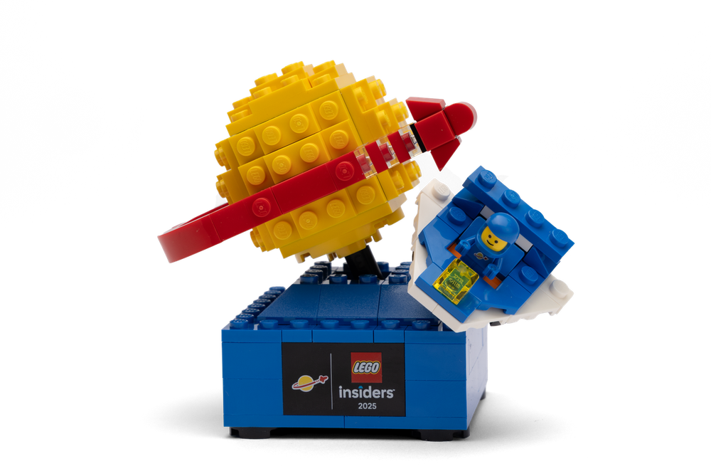 Retro Space Explorer