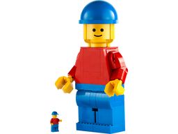 LEGO Up-Scaled LEGO Minifigure (40649-1)